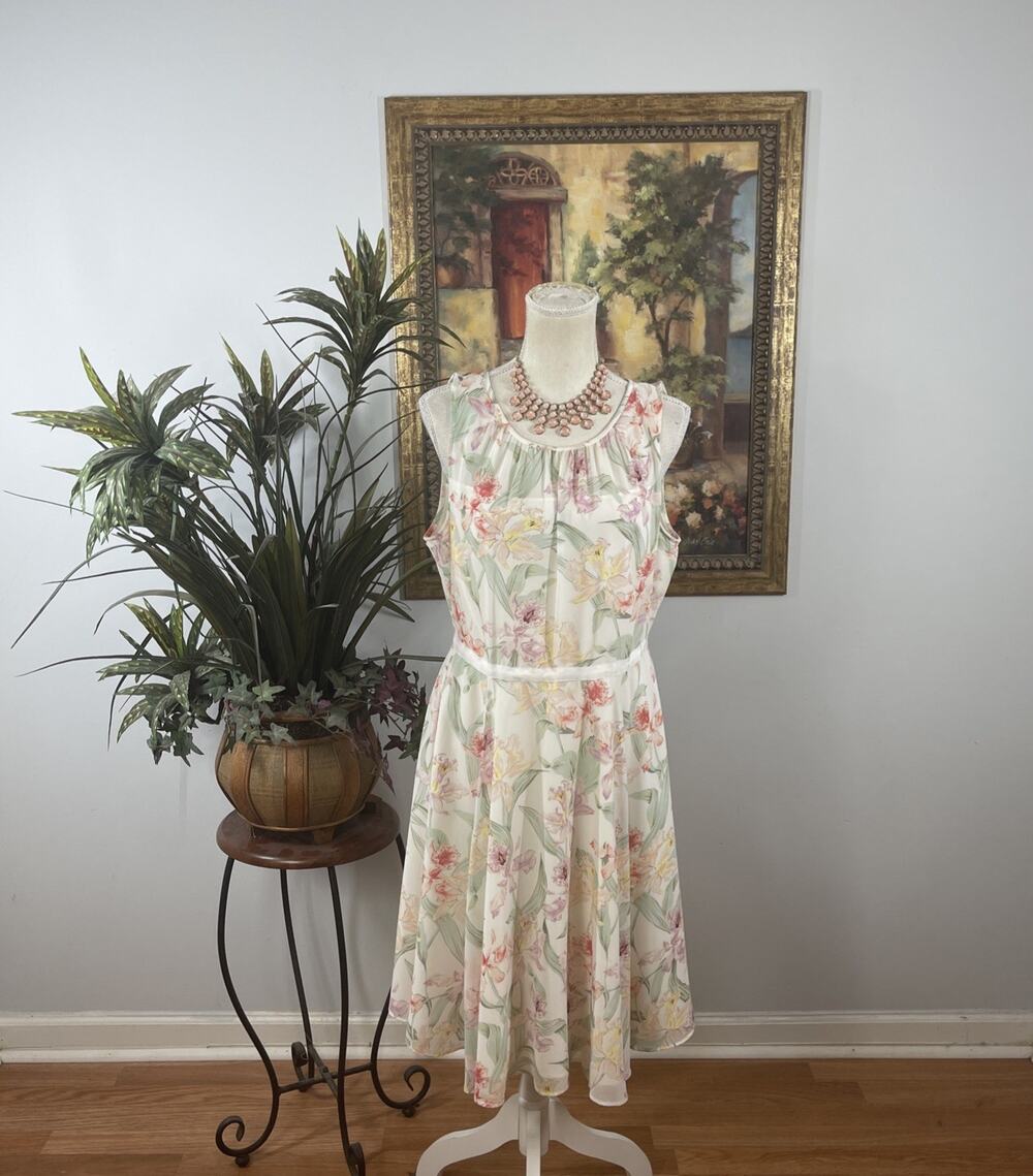 Women Medium Pleated Floral Fit & Flare Dress Sleeveless Cottagecore Romantic